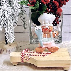 Christmas Gingerbread Baker Girl & Mini Cutting Board Riser .
